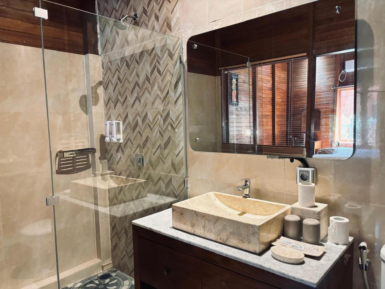 Uli Wood Villa, Jimbaran Bali - Near Gwk Eksteriør billede